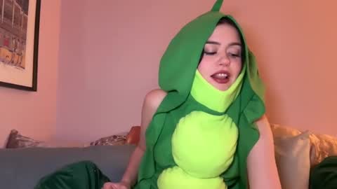 Little Sugar Pea  online show from 01/05/25, 12:09