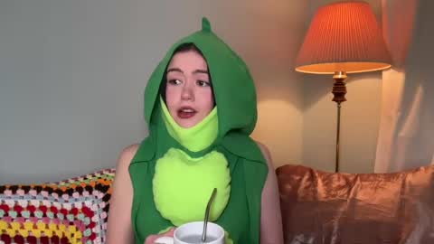 Little Sugar Pea  online show from 01/12/25, 12:39