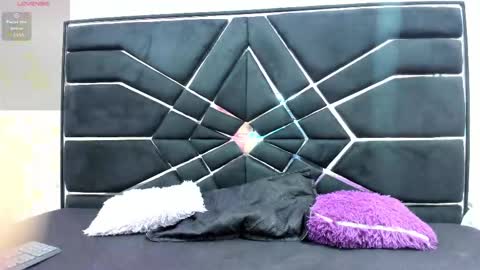 Snapshot of littlesussyy chatting on 09/19/25, 11:44 Sussy online show from 09/19/25, 11:44