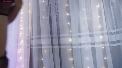 littletammy_ online show from 10/11/25, 01:53