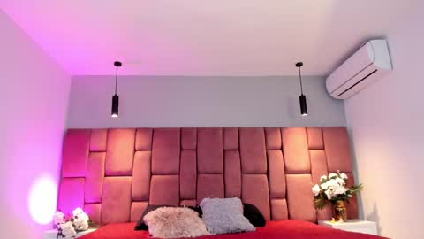 littlevaale online show from 10/24/25, 12:01