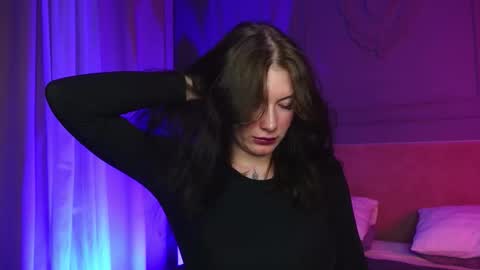 Liv 3 online show from 11/13/25, 02:05