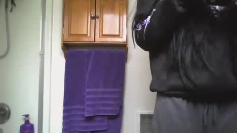 Snapshot of livmirage chatting on 01/07/25, 06:14 Liv Mirage online show from 01/07/25, 06:14