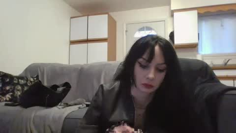 Snapshot of livmirage chatting on 03/08/25, 01:50 Liv Mirage online show from 03/08/25, 01:50
