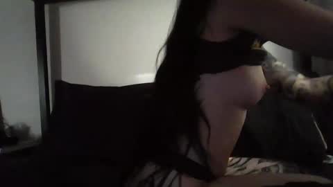 Snapshot of livmirage chatting on 09/24/25, 05:05 Liv Mirage online show from 09/24/25, 05:05