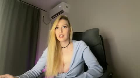 Liya Ray online show from 10/20/25, 03:23