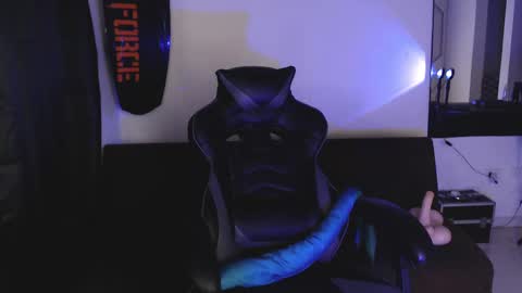 Elizabeth online show from 10/20/25, 04:51