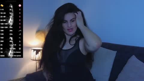Snapshot of liz_devine chatting on 12/18/24, 04:17 liz online show from 12/18/24, 04:17