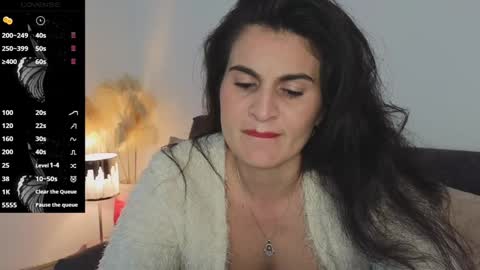 Snapshot of liz_devine chatting on 01/27/25, 04:43 liz online show from 01/27/25, 04:43