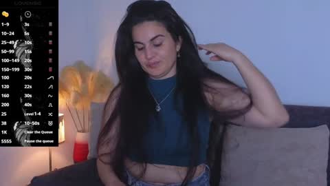 Snapshot of liz_devine chatting on 02/03/25, 06:28 liz online show from 02/03/25, 06:28