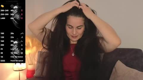 Snapshot of liz_devine chatting on 02/06/25, 01:21 liz online show from 02/06/25, 01:21