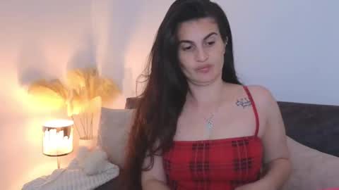 Snapshot of liz_devine chatting on 02/12/25, 03:49 liz online show from 02/12/25, 03:49