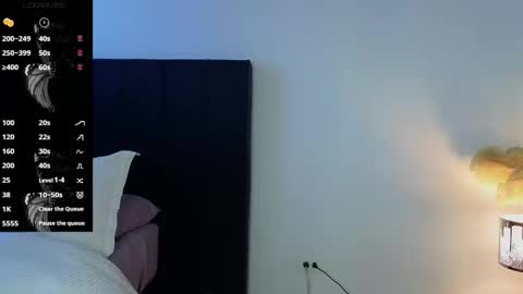 Snapshot of liz_devine chatting on 02/19/25, 03:38 liz online show from 02/19/25, 03:38