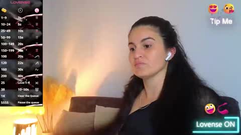 Snapshot of liz_devine chatting on 03/04/25, 09:00 liz online show from 03/04/25, 09:00