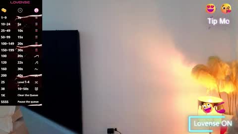 Snapshot of liz_devine chatting on 03/06/25, 06:16 liz online show from 03/06/25, 06:16