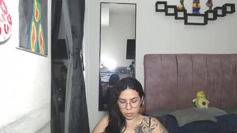 Snapshot of liza_thurner chatting on 09/19/25, 03:08 Liza Thurner online show from 09/19/25, 03:08