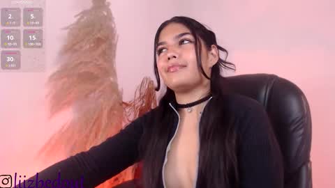 lizbedoutx online show from 10/19/25, 04:07