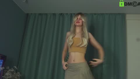 Sunnheart online show from 01/18/25, 04:21