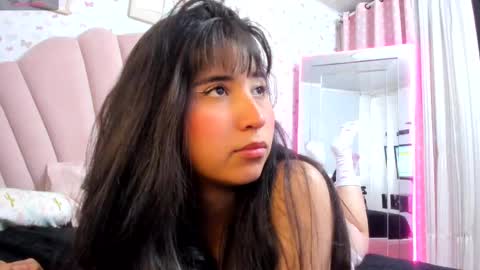 Snapshot of lizz39 chatting on 10/03/25, 02:03 lizz39 online show from 10/03/25, 02:03