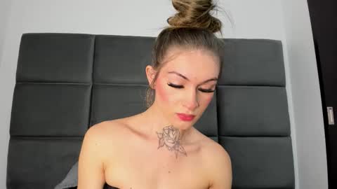 lizz_luna online show from 10/07/25, 03:42