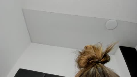 lizz_luna online show from 10/14/25, 03:57