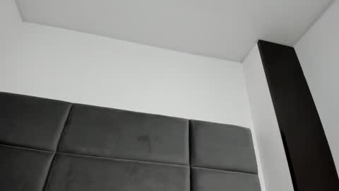 lizz_luna online show from 10/23/25, 02:27