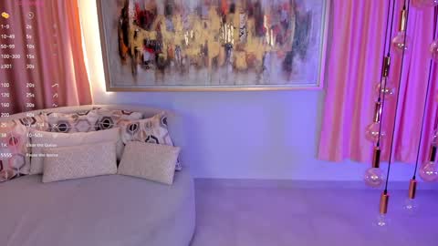 Snapshot of lizzhamilton_ chatting on 12/30/24, 01:48 Lizzi online show from 12/30/24, 01:48