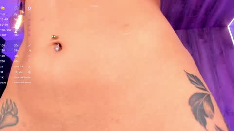 Snapshot of lizzhamilton_ chatting on 01/04/25, 01:52 Lizzi online show from 01/04/25, 01:52