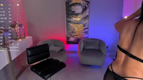 Snapshot of lizzhamilton_ chatting on 01/09/25, 01:39 Lizzi online show from 01/09/25, 01:39