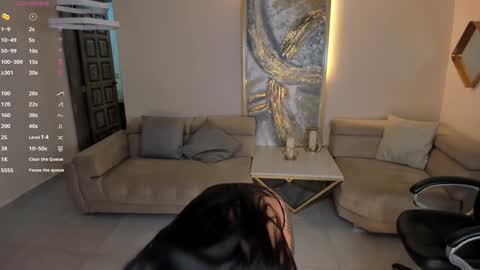 Snapshot of lizzhamilton_ chatting on 02/04/25, 11:27 Lizzi online show from 02/04/25, 11:27