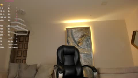Snapshot of lizzhamilton_ chatting on 02/07/25, 05:10 Lizzi online show from 02/07/25, 05:10