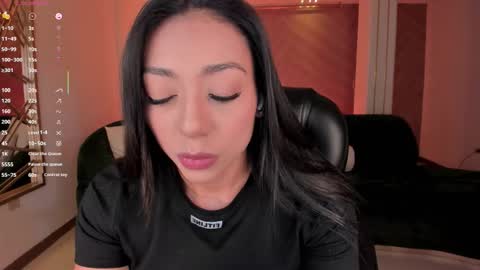 Snapshot of lizzhamilton_ chatting on 09/11/25, 08:42 Lizzi online show from 09/11/25, 08:42