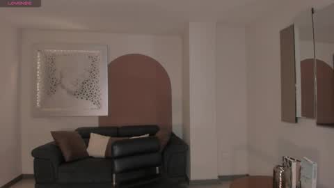 Lizzi  online show from 11/15/25, 08:05