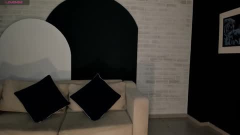 Lizzi  online show from 11/16/25, 01:28