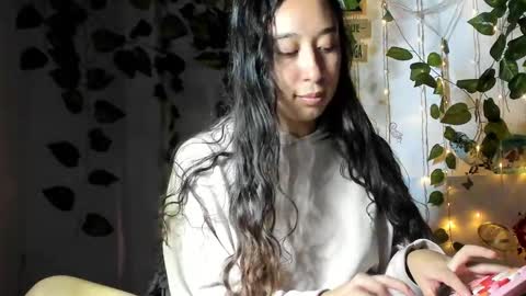 Snapshot of lizzy_kawuaii chatting on 03/01/25, 04:58 lizzy online show from 03/01/25, 04:58