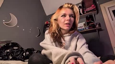 Snapshot of lizzyylovesick chatting on 12/02/24, 05:26 lizzybunny online show from 12/02/24, 05:26