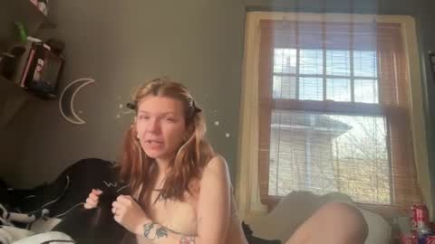Snapshot of lizzyylovesick chatting on 01/25/25, 02:03 lizzybunny online show from 01/25/25, 02:03