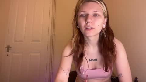 Snapshot of lizzyylovesick chatting on 09/25/25, 07:17 lizzybunny online show from 09/25/25, 07:17