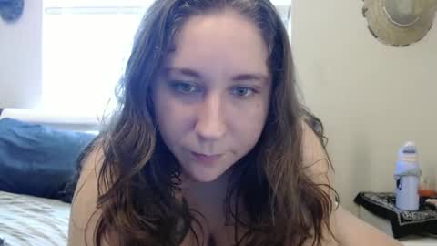 Snapshot of llena_de_lechee chatting on 09/30/25, 03:06 llena_de_lechee online show from 09/30/25, 03:06