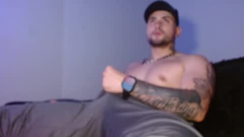 lliamm 2 online show from 10/11/25, 04:33