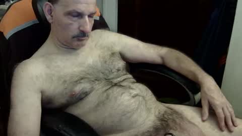 loades182025 online show from 10/26/25, 05:02