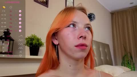 Snapshot of locksstar chatting on 09/19/25, 05:02 Hello Im Christy online show from 09/19/25, 05:02