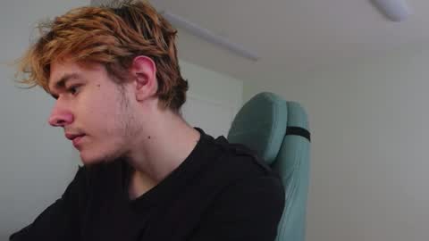 LOGAN FRASER online show from 11/02/25, 01:46