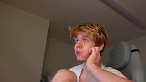 LOGAN FRASER online show from 11/09/25, 02:26