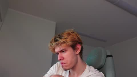 LOGAN FRASER online show from 11/13/25, 01:54