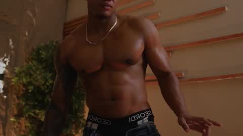 Snapshot of loganvarela chatting on 10/26/25, 01:33 loganvarela online show from 10/26/25, 01:33