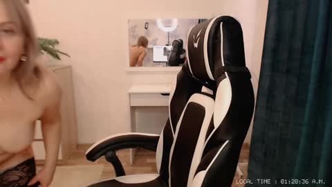 Snapshot of lola_anderson chatting on 02/23/25, 08:28 Lola online show from 02/23/25, 08:28