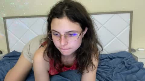 Snapshot of lola_aspis chatting on 10/03/25, 04:48 lola_aspis online show from 10/03/25, 04:48