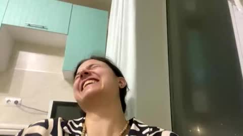 lola_aspis online show from 11/06/25, 04:19