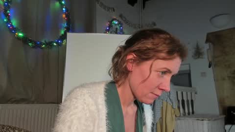 lola_belgium online show from 01/15/25, 05:26